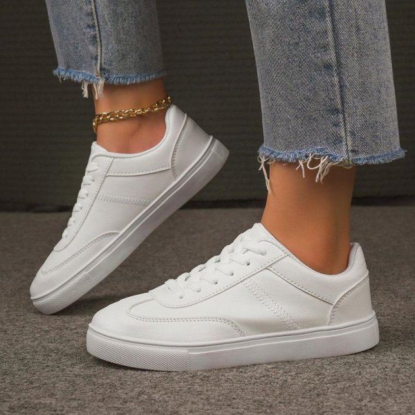 Women's White Lace-up Skate Sneakers - Perfect for Casual Wear!